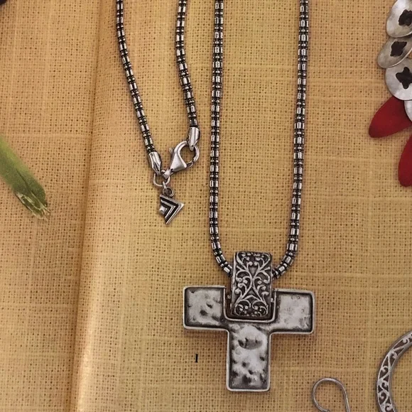 Vintage Silpada Sterling Silver Filigree Floral Scrolled Cross Pendant Necklace